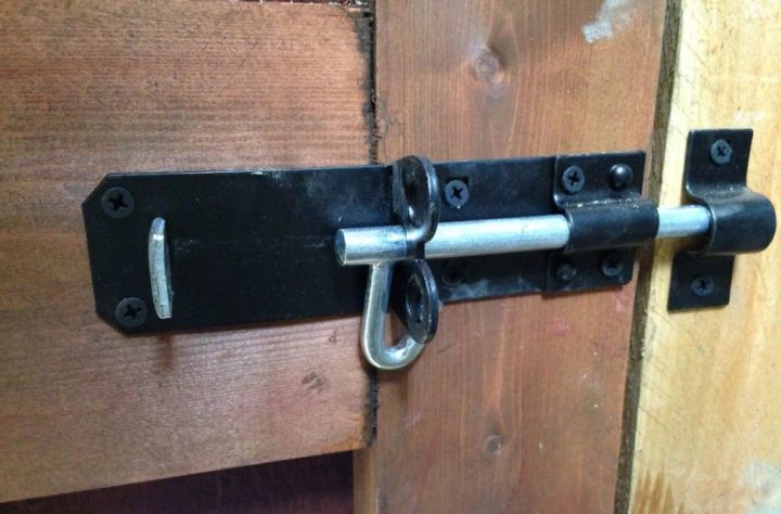 В Белокуракино дети заперлись в квартире