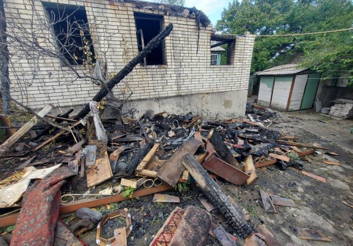 Во время пожара в Вахрушево спасли мужчину