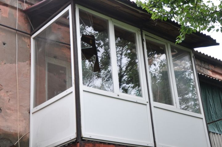 Под огонь киевских силовиков попала школа в Стаханове