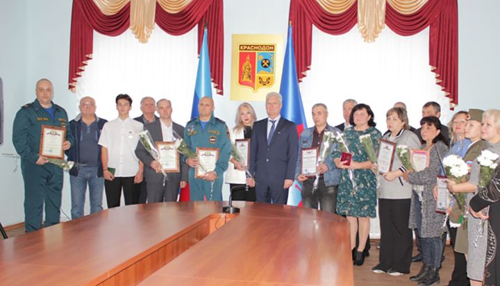 В день города чествовали заслуженных краснодонцев