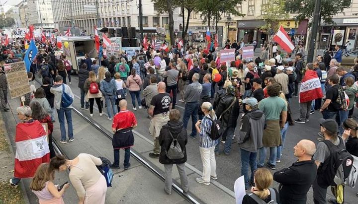 Жители Австрии вышли на митинг за дружбу с Россией