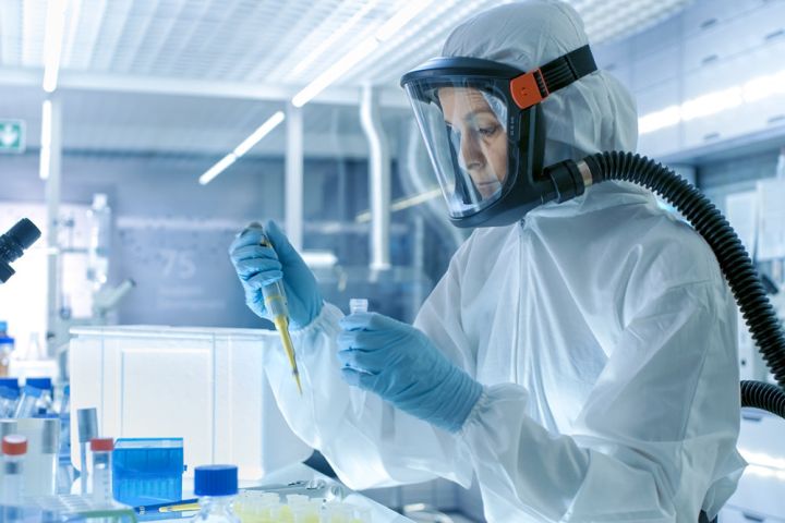 В РФ выявили новые варианты СOVID-19: чем они грозят населению