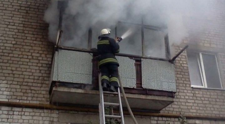 Пожарные Лисичанска ликвидировали возгорание на балконе