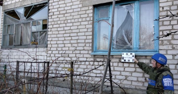 Повреждены школа, детсад и жилые дома: последствия удара по окрестностям Луганска из HIMARS