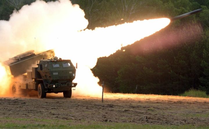 Один из городов ЛНР подвергся обстрелу ВСУ: под ударом оказалось общежитие