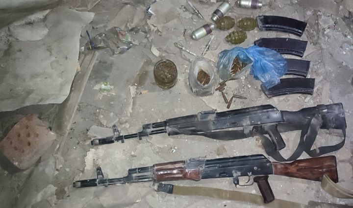 В заброшенном здании Червонопартизанска нашли схрон оружия и боеприпасов