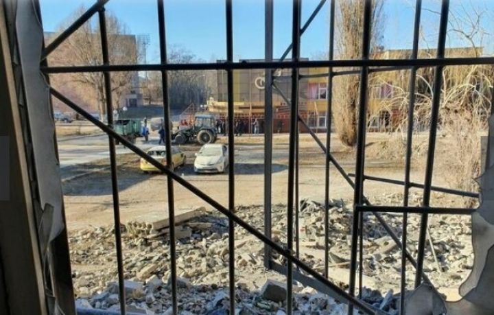 Число погибших растёт, разрушены дома, найден неразорвавшийся снаряд HIMARS: что известно об обстреле Алчевска