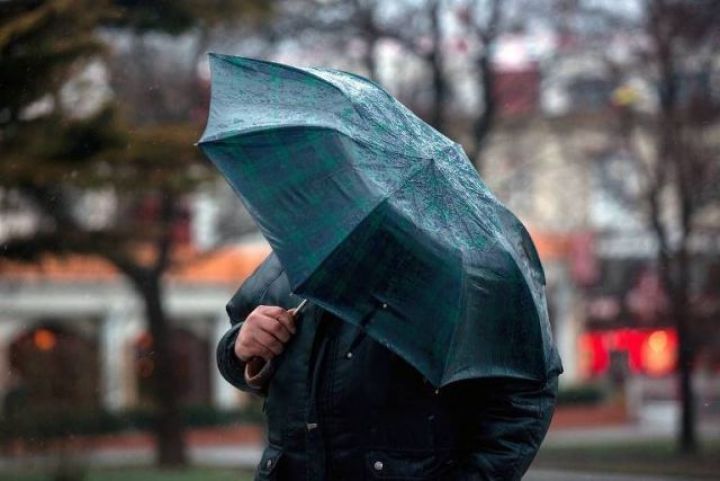 Штормовое предупреждение объявлено в ЛНР на 7 декабря