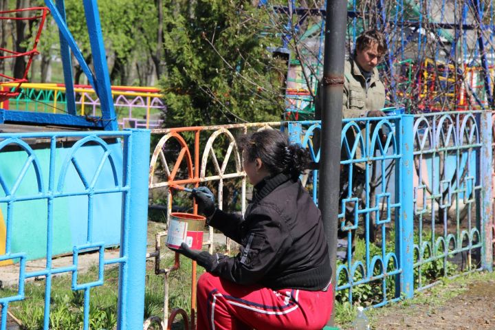 Кто куда, а мы – на субботник!