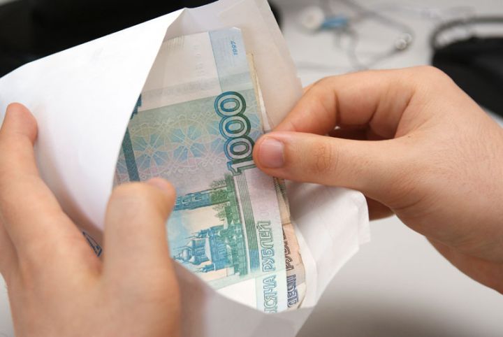 Стало известно, на сколько в России могут повысить минимальные зарплаты в 2023 году