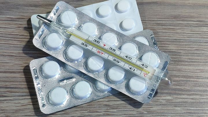 Заболеваемость в ЛНР растёт: жителей призвали носить защитные маски