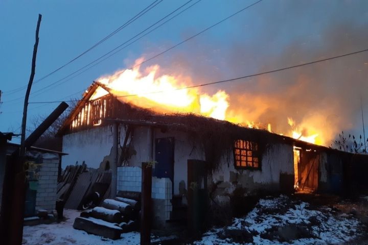 В одном из городов ЛНР сгорел многоквартирный дом, где проживали четыре семьи