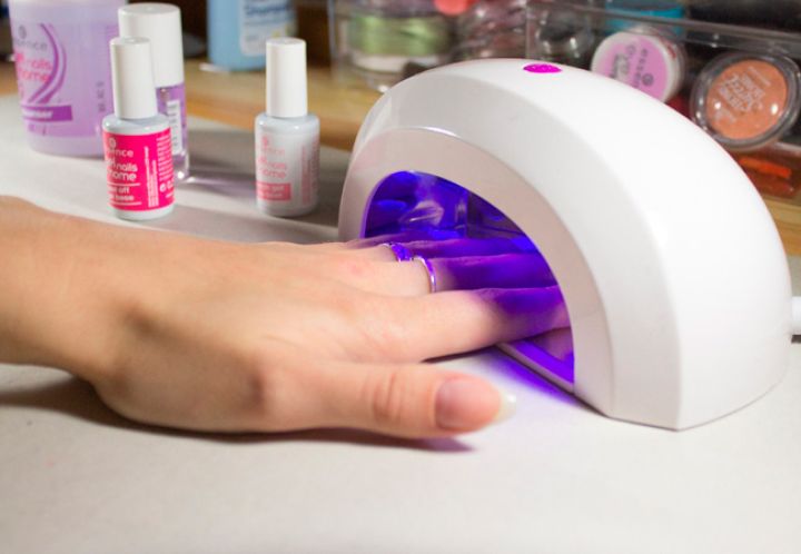 УФ-лампы для гель-лака повышают риск развития рака кожи
