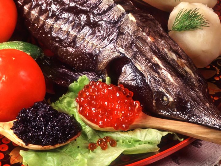 Сельдь оказалась полезнее: врачи развеяли мифы о красной и чёрной икре