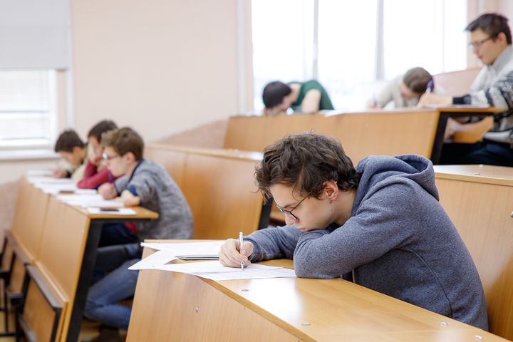 Минобрнауки РФ разработал проект перевода демобилизованных студентов из ЛНР и ДНР на бюджет