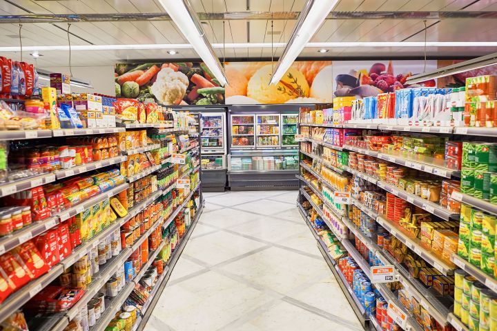 Цены на продукты в супермаркетах ЛНР снизились на 10-20%
