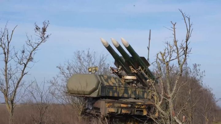 За сутки средства ПВО сбили над ЛНР три ракеты HIMARS и 11 беспилотников
