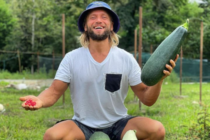 Блогер-сыроед, у которого новорождённый сын умер от истощения, пойдёт под суд