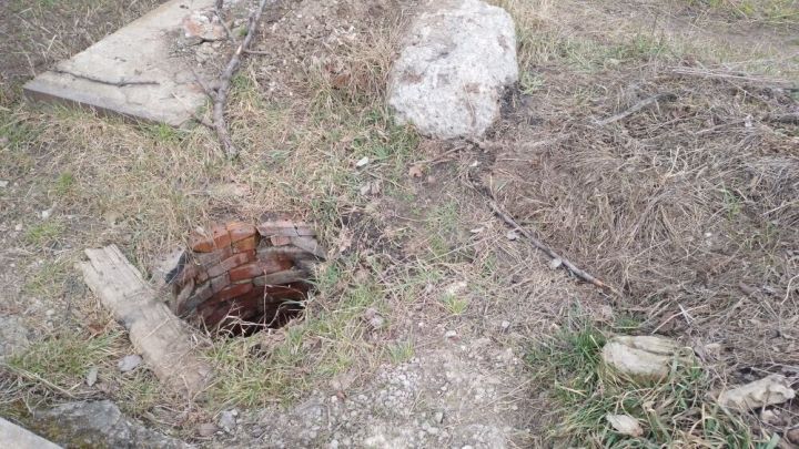 Многодетная семья в Луганске осталась без воды: причина - порыв водовода