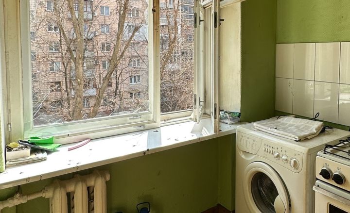 Утечка газа повлекла за собой взрыв в многоэтажке Луганска: пострадала женщина