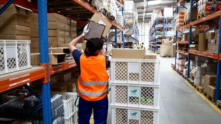 Борьба с ростом цен: в Луганске открылся распределительный центр продуктов питания