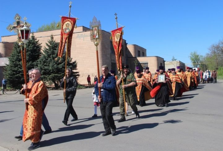 В Свердловске состоится крестный ход и мобелен