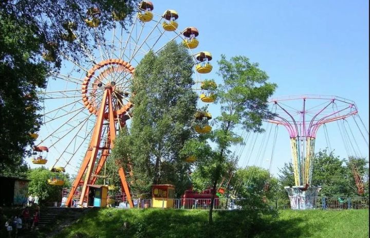 Запуск прошёл успешно: в парке 1 Мая в Луганске начали работать аттракционы