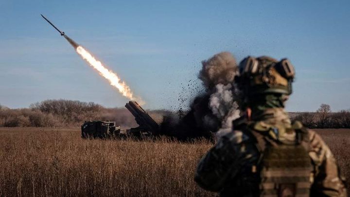 Алчевск оказался под обстрелом ВСУ: по городу выпустили две ракеты HIMARS