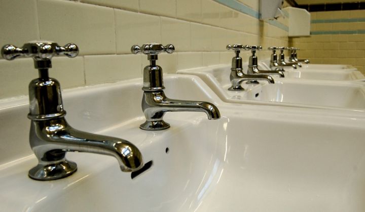 Некоторые жители Луганска останутся без воды на сутки
