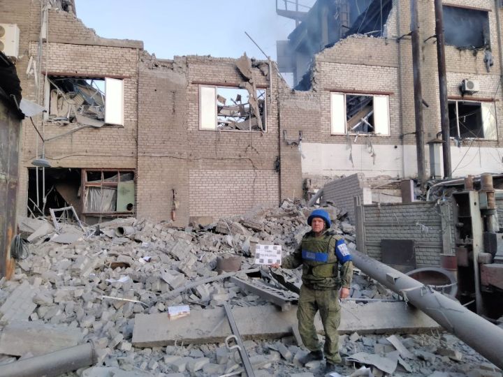 Разрушены админздания и повреждены стёкла в домах: последствия удара ВСУ по Луганску ракетами