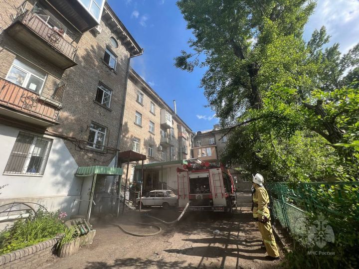 В центре Луганска горела жилая квартира